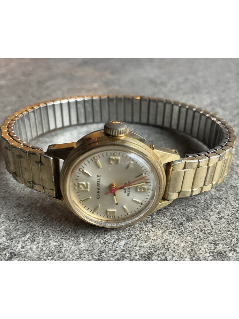 Beautiful Caravelle 17 Jewel Womens Watch Gold Tone Case and Band Bin R